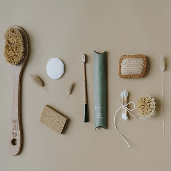 ACCESSOIRES DE SALLE DE BAIN NATURELS EN BAMBOU